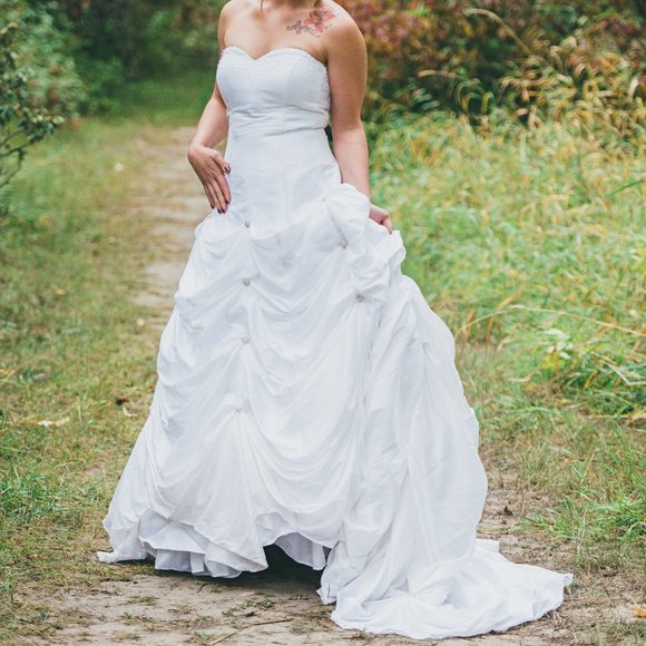 Wedding Gown - Picture 1 of 3